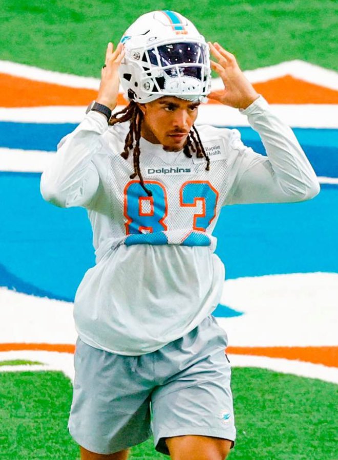 NFLsAnalyst's tweet photo. Dolphins before trading for Chase Claypool: 6-2

Dolphins after trading for Chase Claypool: 5-5

Claypool affect. https://t.co/OEF9sprukh