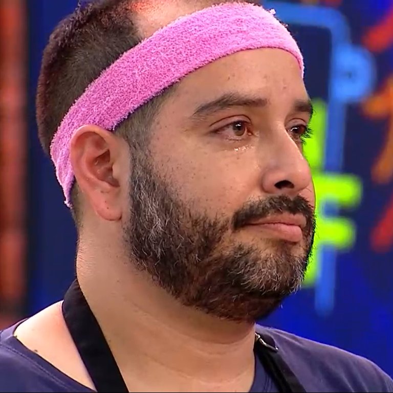 AlexaLovesLarry's tweet photo. A pesar que Junior no era el mejor competidor, se hizo más fuerte a lo largo de los programas y aprendió a manejar su frustración. Ser sensible no es de débiles y qué bonito ha sido ver su proceso 🥹  #ElGranChefFamosos https://t.co/9CGeOLJATO