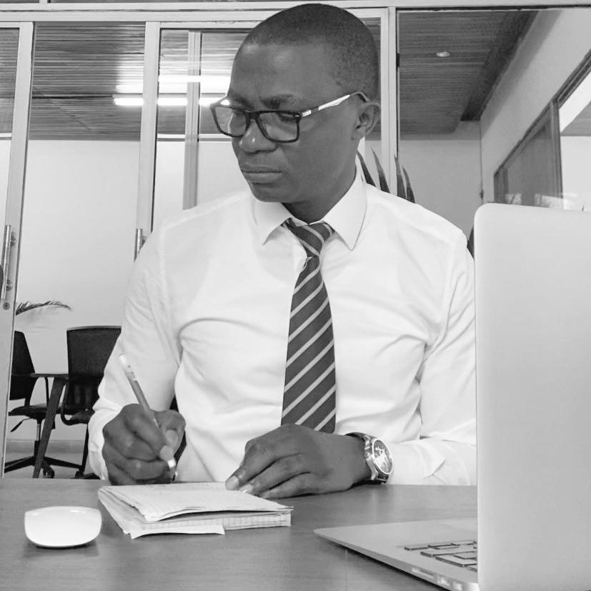 IL N'Y A PAS QUE LA DÉPUTATION
Essayez aussi l'entrepreneuriat,
Pas besoin de seuil,
Pas de limite mandat,
Pas de limite de nbre des sièges,
Pas de limite de la circonscription,
C'est vs même l'autorité morale,
Et vous pouvez gagner beaucoup plus de 21000 usd.
N'attendez 2028...