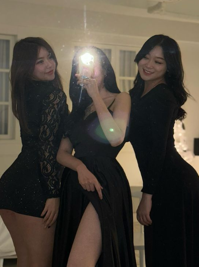 昨晚多人局，超级刺激！想看视频的给姐姐点赞吧！蜜桃臀！