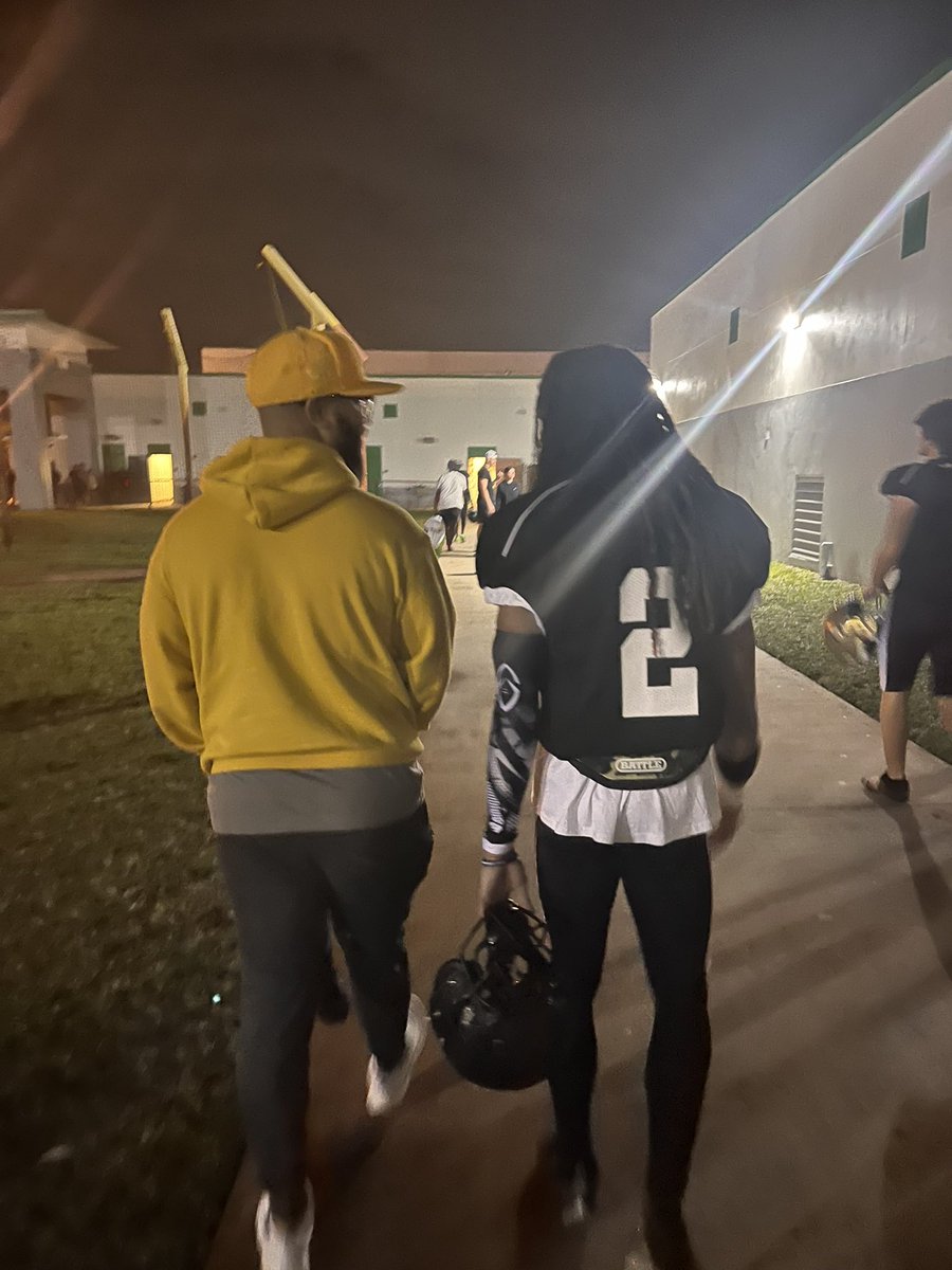 No matter the stadium 🤞🏽Mom and Dad will always be there to cheer you on. Great game tonight <a href="/brittonholmes_/">¹ Britton Holmes Jr</a> my diamond in the rough💙💎💙