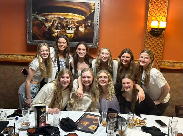17 Gold is having a great time at dinner tonight in Houston at the MLK Invitational!