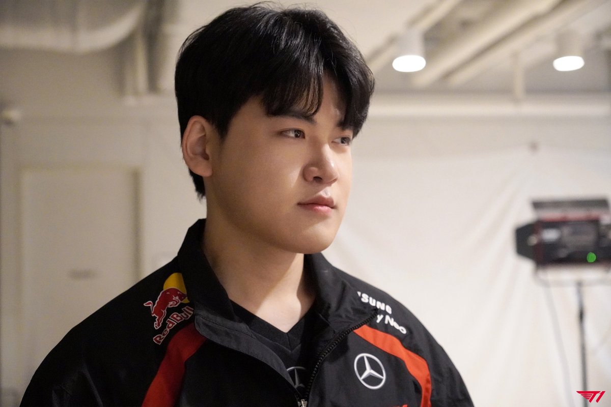 스프링 프로필 사진 촬영하고 왔습니다!✨

Here to update our profile pictures for Spring!✨

#T1WIN #T1Fighting