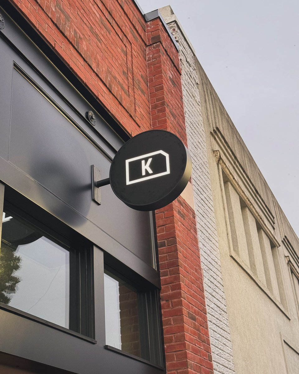 kinfolkcreated's tweet photo. Our new sign kinda makes it all feel real. 🙏🏻 We’re not moving fast but we’re trying to do it right. Hope to see you all soon in the Springs. ✌🏽#kinfolkcreated #kansas @GeorgeAndWilly https://t.co/ePZU2BIjjj