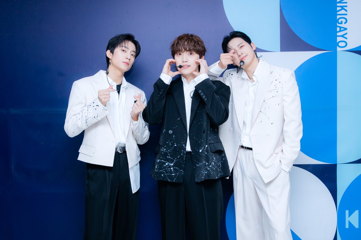 kpop_sbs's tweet photo. [👔] 240114 #착장인가

잠시 후 오후 3시 30분!
#인기가요 에서 만나요❤

#인기가요 #비원에이포 #B1A4 #REWIND @_B1A4OFFICIAL https://t.co/lzcXb2eqAK