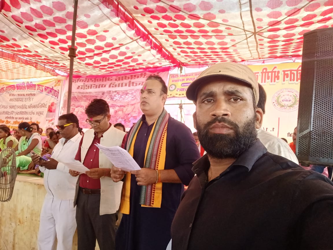 Devendr31851144's tweet photo. @OPChoudhary_Ind आपको भी  #विद्या_मितान (राज्य अतिथि शिक्षक) संघ कि तरफ़ से Happy Makarsankranti मंत्री @OPChoudhary_Ind जी..

आशा और आपके ऊपर पूर्ण विश्वास हैं विगत 8 वर्षों से घोर नक्सल प्रभावित बस्तर और सरगुजा संभाग के हाई/हायर स्कूलों में पढ़ाने वाले #विद्या_मितान का #नियमितीकरण जल्द करेंगें. https://t.co/4RcQrhlBaQ
