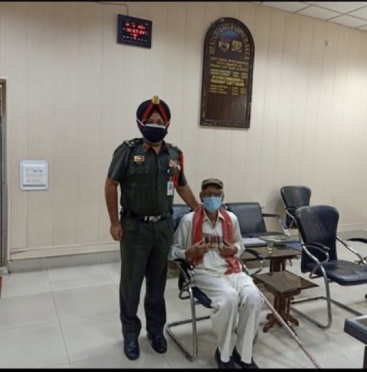 All Heroes Don’t Wear Capes.

Remembering 99 Years Young Lance Naik Kesho Lal, a Proud Veteran Who During Peak of COVID came to my office in #Jalandhar #Punjab to Handover  All His Savings to fight COVID.

Happy #VeteransDay to All Our Heroes.

🇮🇳🫡

#IndianArmy #MatterOfPride