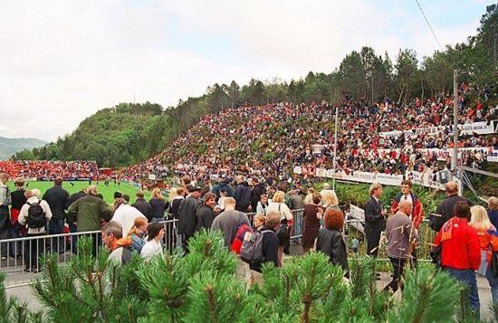 Kråmyra. Den stadionen hadde mye. Manglet også en del.