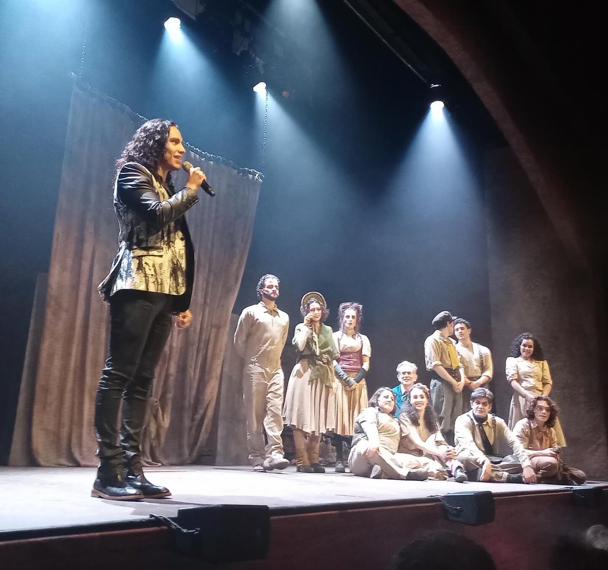 Ayer fue una noche especial en <a href="/SweeneyToddMex/">Sweeney Todd México</a> Celebramos nuestros 7 premios Metropolitanos de Teatro <a href="/losmetromx/">Los Metro</a> y que estaremos en el <a href="/teatro_milan/">Teatro Milán</a> hasta el 3 de Marzo.

Gracias a nuestros invitados de lujo <a href="/monicahuarte/">Mónica Huarte</a> <a href="/H_Hernandez62/">Hugo Hernández</a> y <a href="/escenosergio/">Sergio Villegas</a> por habernos acompañado ✨