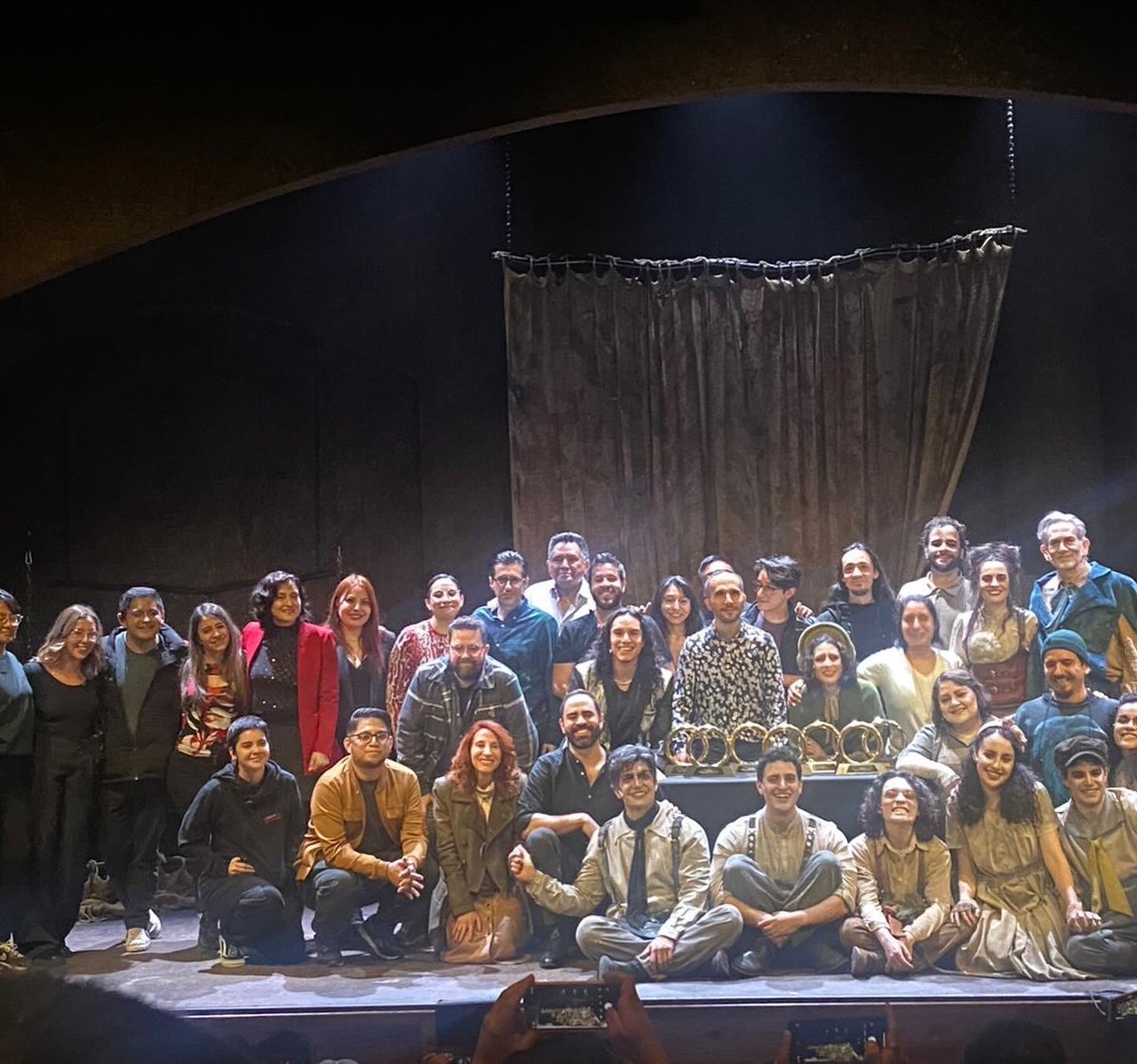DaveCuevas's tweet photo. Ayer fue una noche especial en @SweeneyToddMex Celebramos nuestros 7 premios Metropolitanos de Teatro @losmetromx y que estaremos en el @teatro_milan hasta el 3 de Marzo.

Gracias a nuestros invitados de lujo @monicahuarte @H_Hernandez62 y @escenosergio por habernos acompañado ✨ https://t.co/uawYSrOLOX