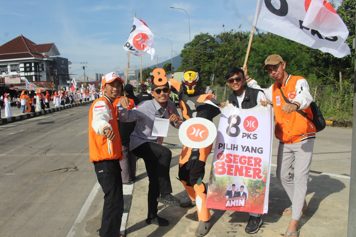 pksdpccaringin's tweet photo. FLASHMOB SERENTAK DPC PKS KEC. CARINGIN (14/01)
@pksmudacaringin @pksbogor @pksjabar @PKSejahtera https://t.co/2FGDGTw6yj