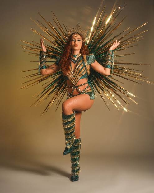 a anitta escolheu o verde pra ser a cor de brasília