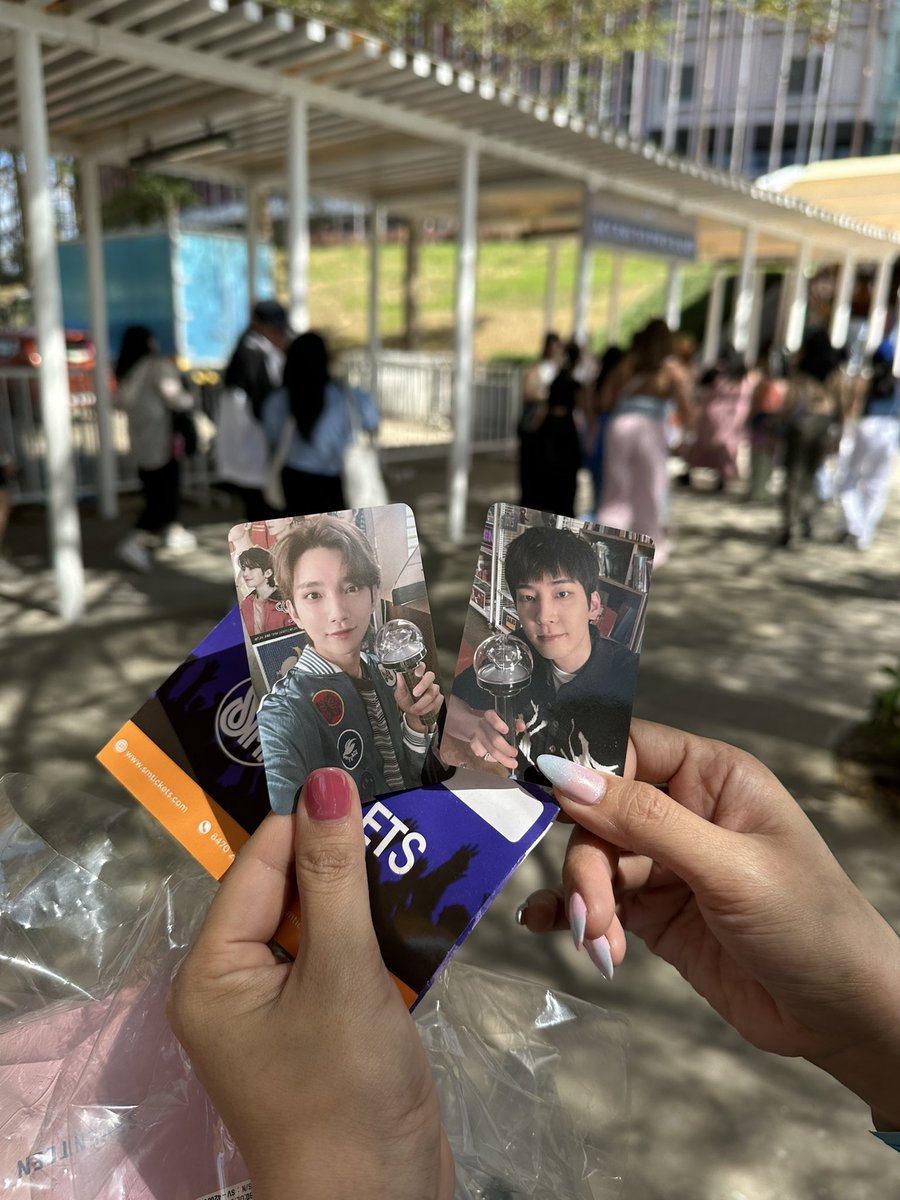 enialaelleon's tweet photo. Uwing uwi yung mga bias namin!!! wahhhhh

#SEVENTEENinBULACAN https://t.co/vO0jVH0SlN
