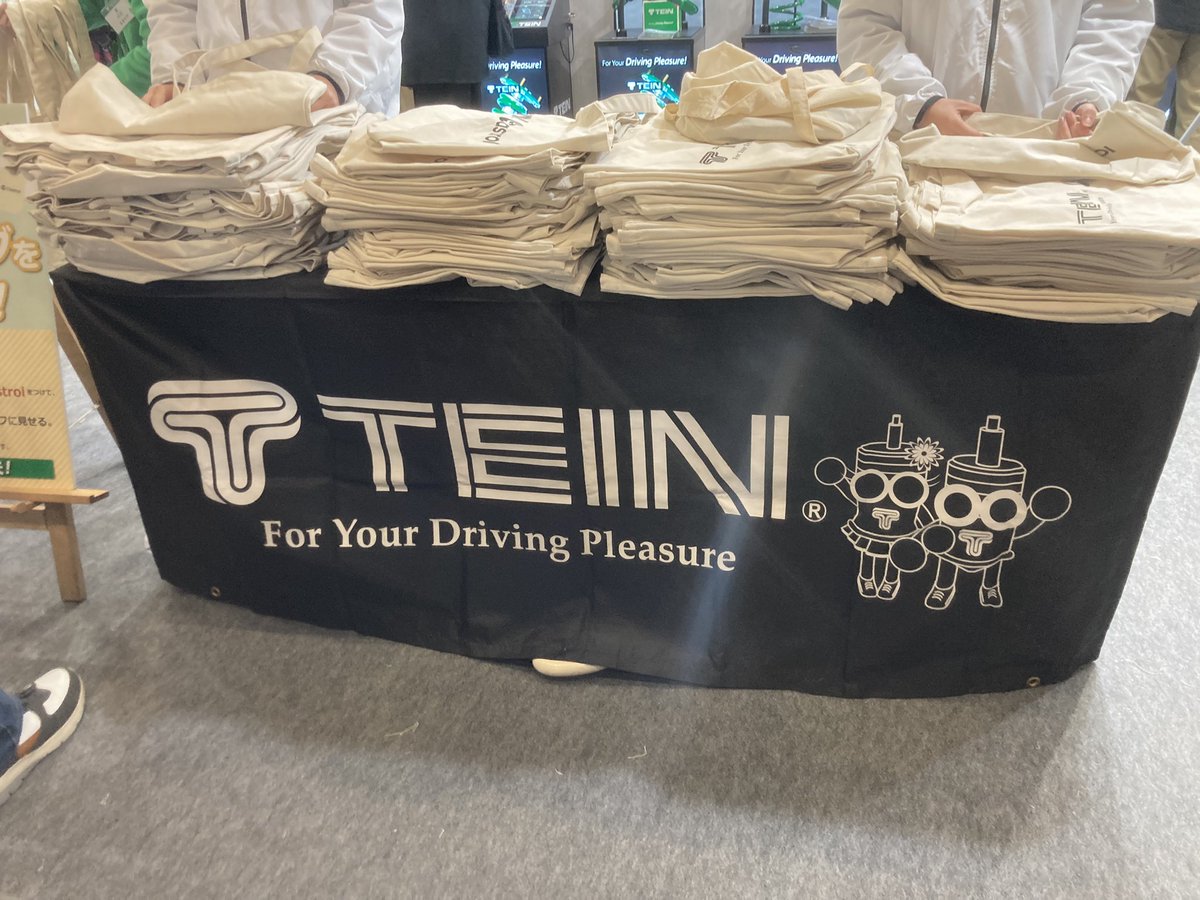 Curbeh's tweet image. I need the bad #castrol #tein