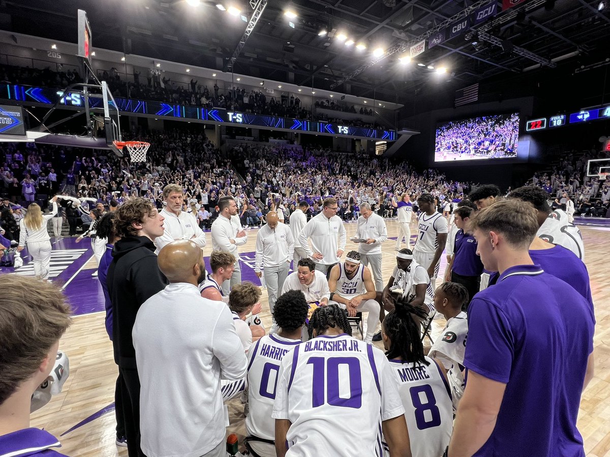 eliavgabay's tweet image. Last time the Lopes lost was Nov. 19, 2023.

Since then, Bryce Drew &amp;amp; his guys have rattled off a 13-game win streak &amp;amp; opened #WAC play 6-0.

There’s no doubt that this program has earned serious consideration for the Top 25 AP Poll.

READ📲 sports360az.com/gcu-mens-baske…

@Sports360AZ