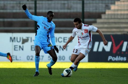 ArchivesFc's tweet photo. C'était un 14 janvier

1983-1984: FC Tours 1-0 Mulhouse
1994-1995: Tours FC 3-0 Clermont
2011-2012: Tours FC 1-0 Sedan

📸Crédit photo: France Football, La Nouvelle République https://t.co/MVxRrC6UJ3
