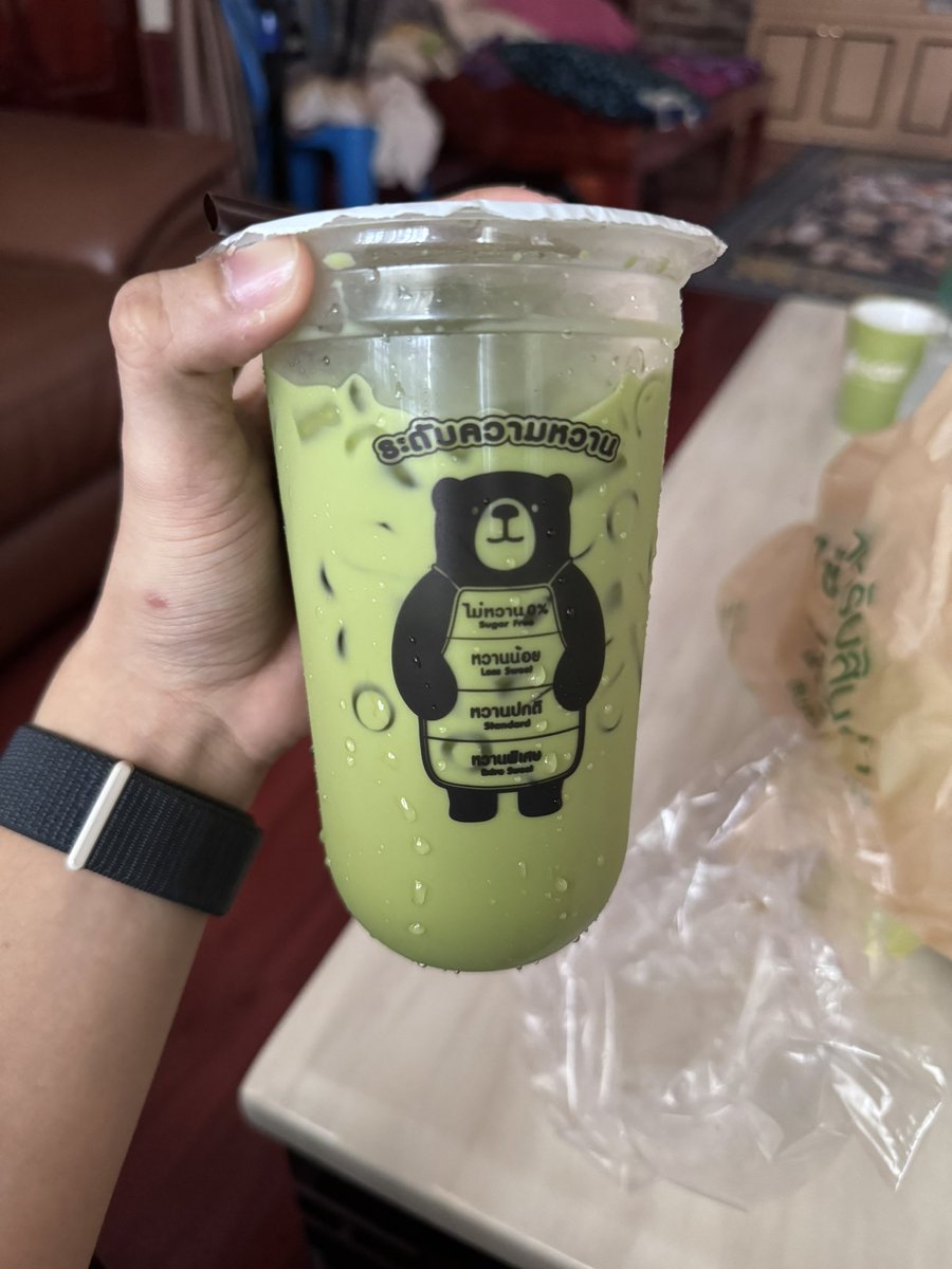 cacapicecek's tweet image. Thailand's economy is crazy cause wdym you can get this for 20baht (roughly RM2.60) cause this is like RM9 minimum at Malaysia 😭😭😭