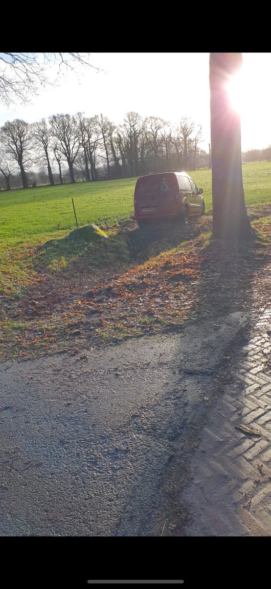 Nah <a href="/POL_AAenHnze/">Politie Aa en Hunze</a> … Dit is bijzonder!!!  Vele malen gemeld dat deze menschen   ontzettend onverantwoord rijgedrag laten zien.. foto zegt meer dan 1000 woorden..