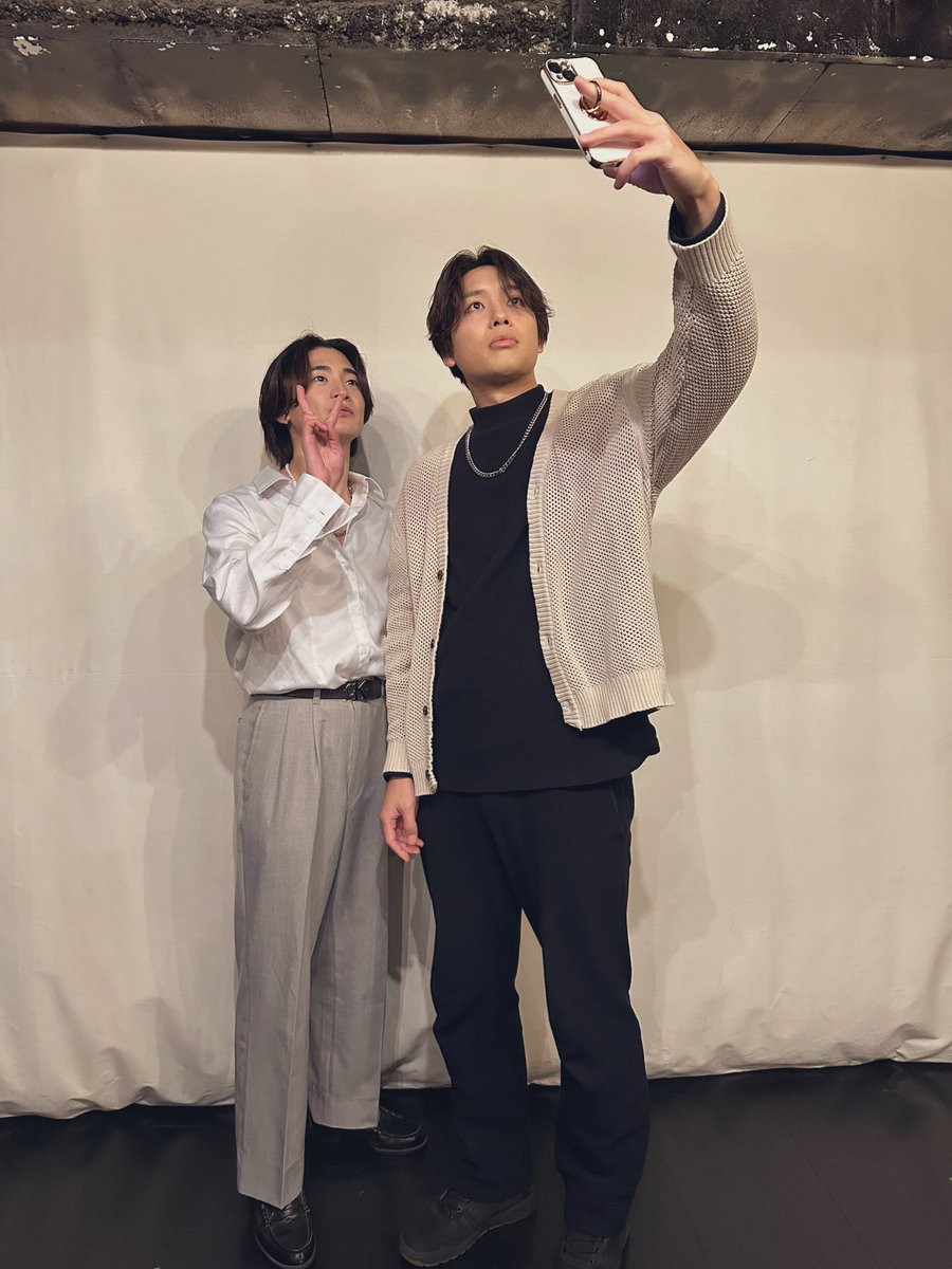 1003Sonpha's tweet photo. 本日は「小楠たかひろLIVE」にお越し頂き
ありがとうございました✨️

ゲスト出演のYOHEくんにも久々に会ったけど変わらずYOHEくん節炸裂だったし、
これからの活動気になるところだし頑張ってもらいたいですね🤩

2人共화이팅👍👍 https://t.co/Bsj5AEmtUy