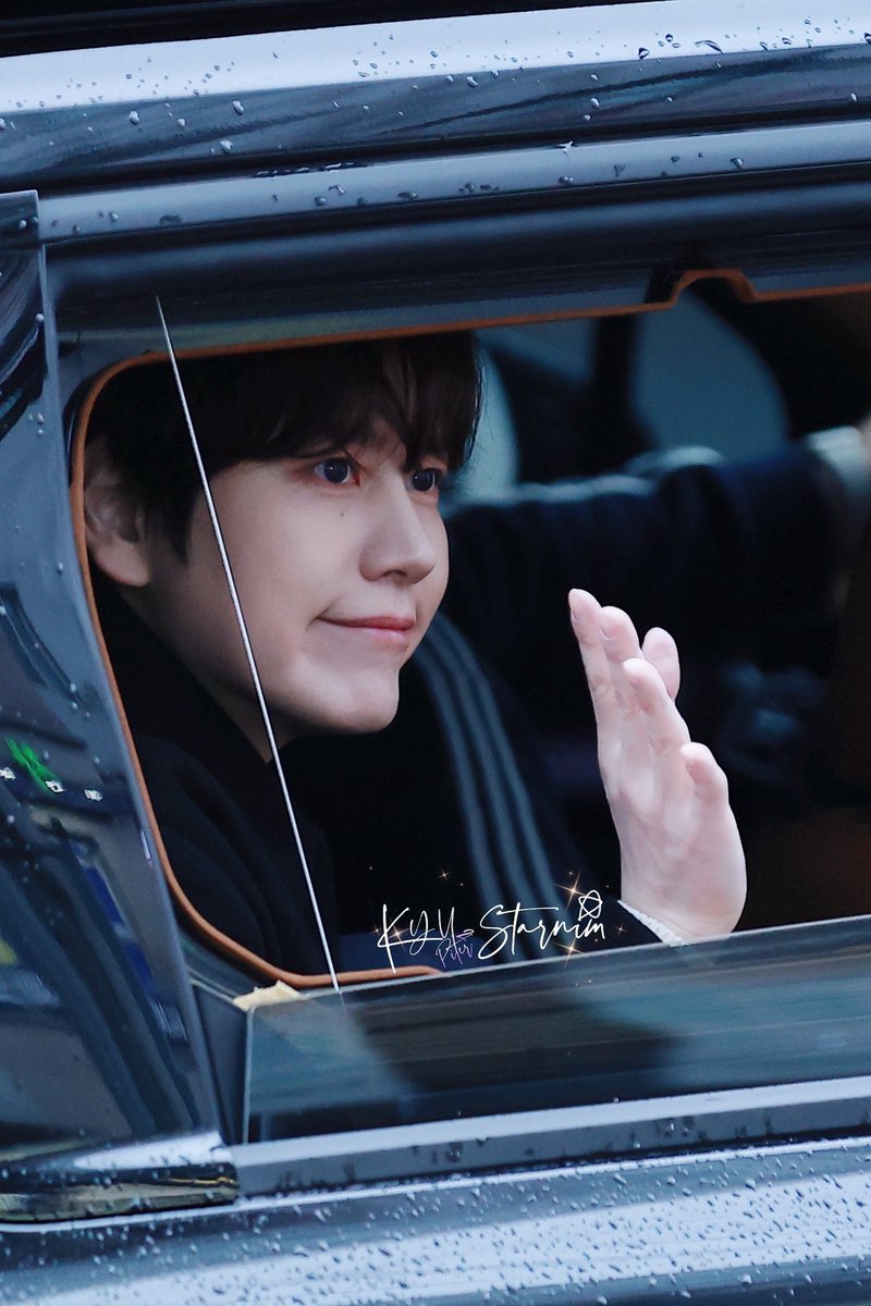 240114 인기가요 퇴근 HD

옆모습이 진짜 너무 예뻐 😍

#규현 
#KYUHYUN
#Restart
#그렇지않아 #천천히느리게 #사랑이었을까 #Rainbow #너여서그래
#TheStoryBehind #SlowSlowly #WasItLove #ThanksToYou 
#20240109_6PM