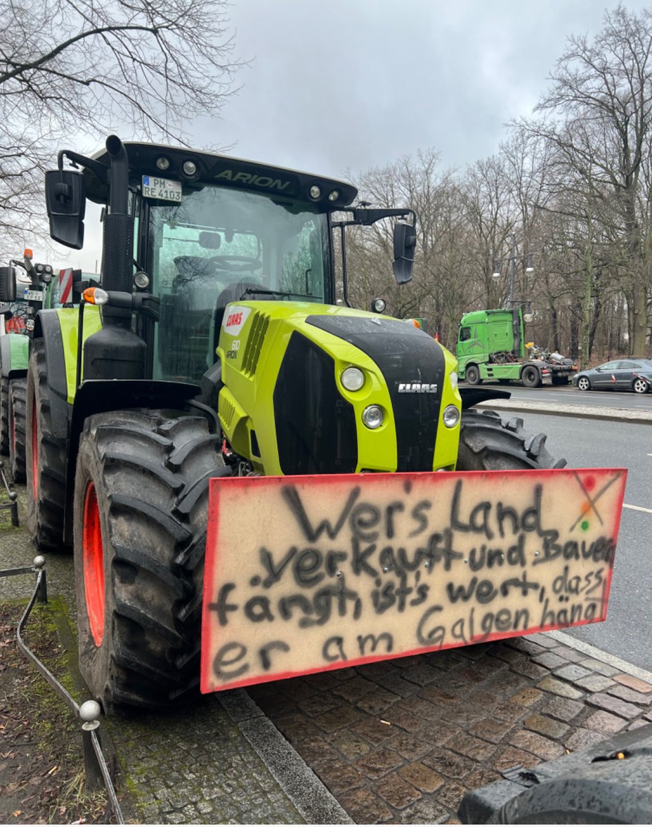 Heute in Berlin. Mit solchen Leuten geht ihr gemeinsam auf die Straße, ⁦@Bauern_Verband⁩