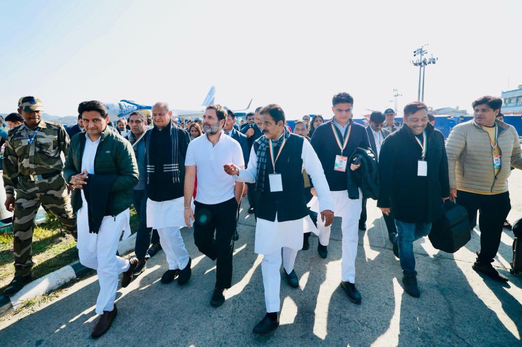 samoonkhan0786's tweet photo. आज हम सभी कांग्रेसजन अपने नेता श्री @RahulGandhi जी के नेतृत्व में ऐतिहासिक 'भारत जोड़ो न्याय यात्रा' का आगाज करने मणिपुर पहुंचे हैं।

एक बार फिर अन्याय के विरुद्ध न्याय की गूंज पूरे देश में गूंजेगी।

#BharatJodoNyayYatra🇮🇳 https://t.co/oTTT9nvbcS