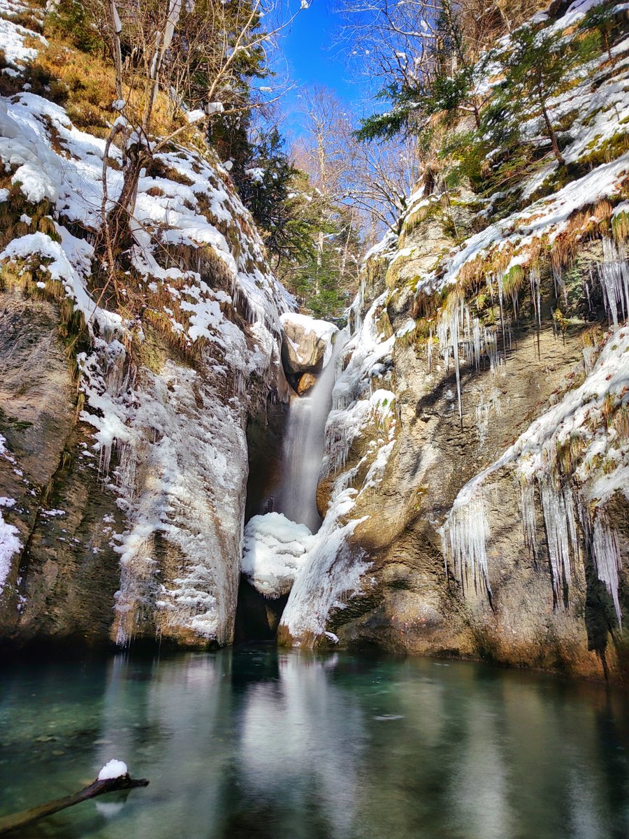 Armeteo's tweet photo. ❄️☀️ #Belagua https://t.co/YnnfAK3kGN