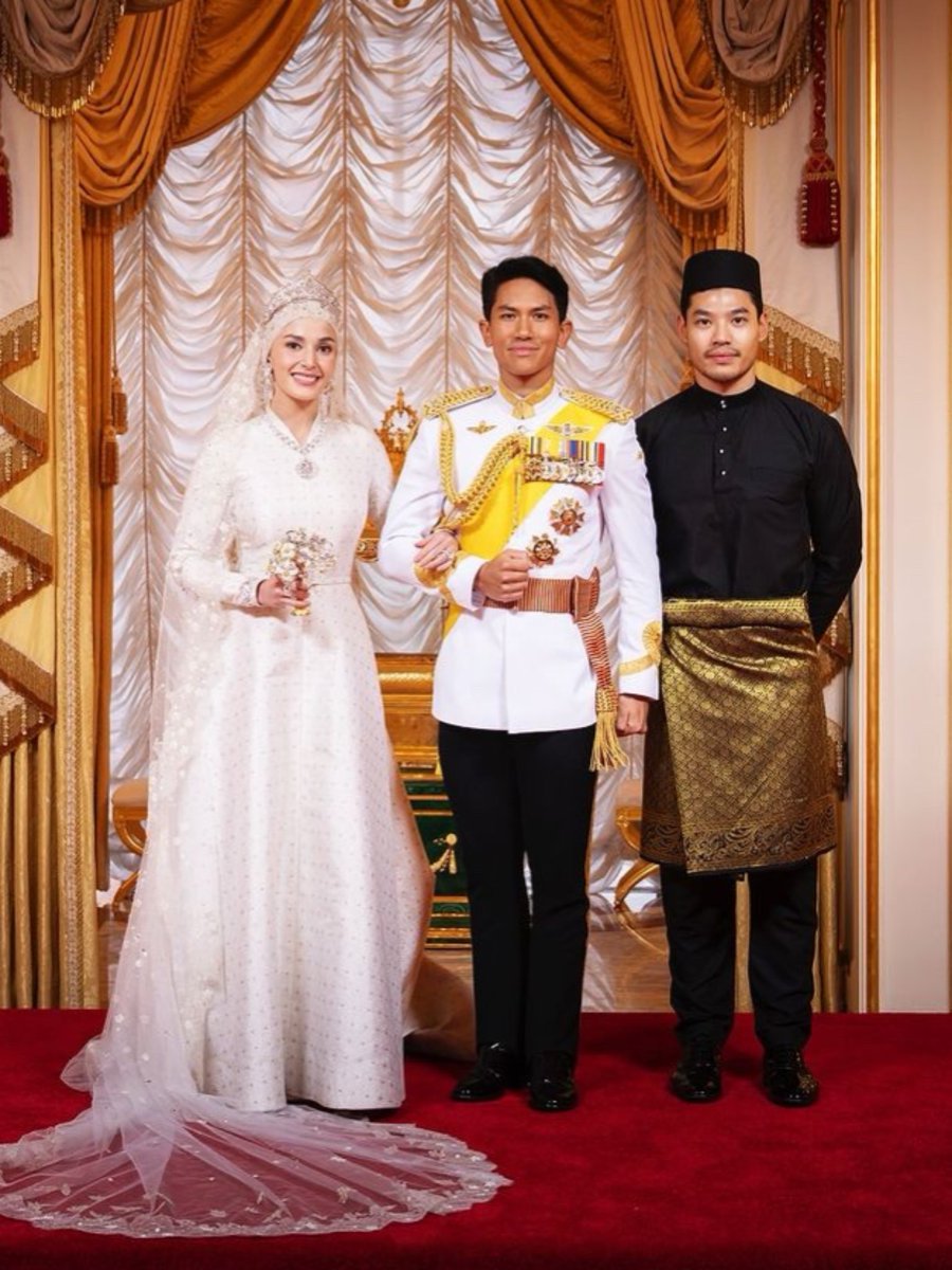 JOOPJAENG's tweet photo. พระสหาย เจ้าชายเจ้าหญิง #bruneiroyalwedding #ต้าวบอส #บอสมีนชัยนันท์ #13055m #bossminchaiynunt #brunei #princessanisha #princeabdulmateen #mateenbolkiah #anishaisakalebic #tmski #mateen #anisha https://t.co/ijJpbZs03Q