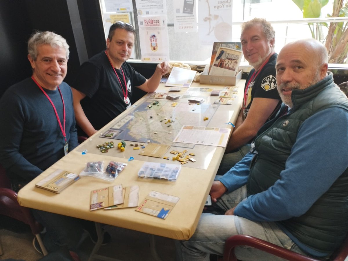 Afrontamos la recta final de las primeras #PaparajoteWars!

Solo tenemos palabras de agradecimiento a nuestros patrocinadores y amigos, <a href="/AytoAlhama/">Ayuntamiento de Alhama de Murcia</a> <a href="/ElPozoAlimenta/">ElPozo Alimentación</a> <a href="/NACWargames/">NAC Wargames</a> <a href="/HQWargames/">Gonzalo Santacruz</a> <a href="/trafalgarEd/">trafalgareditions</a> <a href="/DracoIdeas/">DracoIdeas editorial</a> que están haciendo de esta iniciativa un éxito!