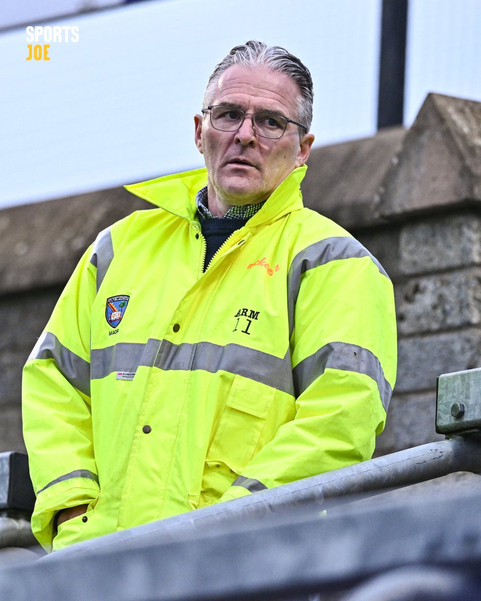 GAA__JOE's tweet photo. New president of the GAA 🤝 Steward for a McKenna Cup game

Jarlath Burns isn't afraid to roll up the sleeves 🙌 https://t.co/nN5IJz7xMU
