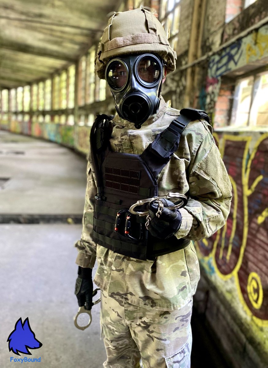 FoxyBound's tweet photo. Ready to be put in cuffs? ⛓️🔐😈
🎥by @RedTerrex
#foxybound #army #S10 #mask #cuffs #uniform #irons #captiv https://t.co/2EHNv4df6N