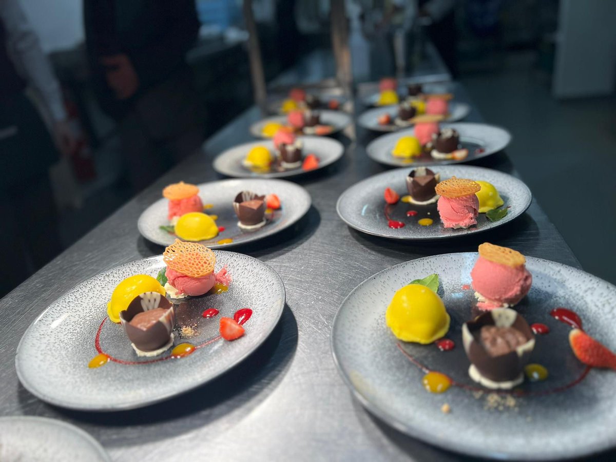 A little throwback to New Year's Eve Taster Menu 😍

We cater for all events; book yours today!

✉️info@castledargan.com
📞071 9118080
castledargan.com
#PrivateEvents #SpecialOccasions #GroupDinning  #FamilyGatherings
