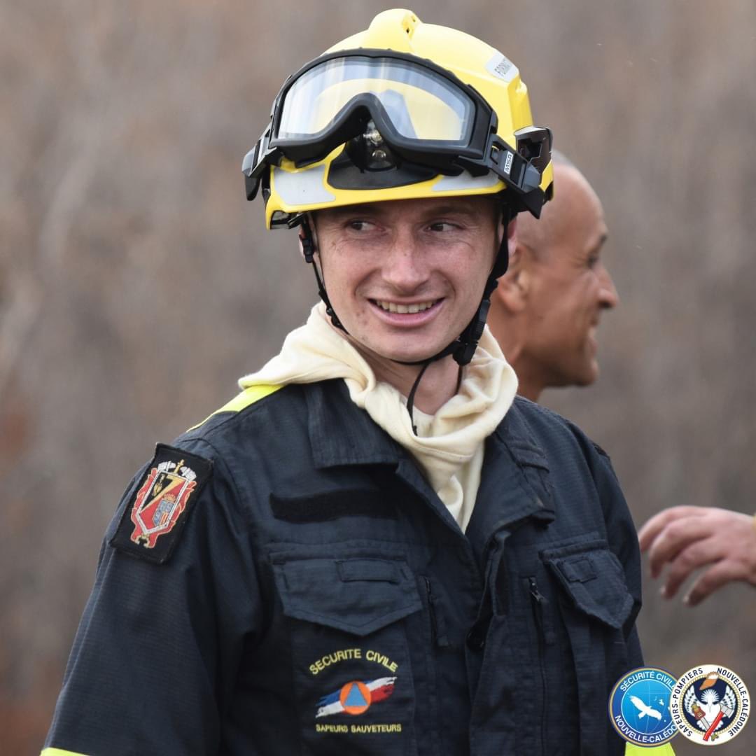 SecCivileFrance's tweet photo. #Solidarité 🇳🇨🔥30 sapeurs-sauveteurs de l'@Uiisc7 sont engagés en renfort depuis le 6 janvier pour faire face aux #FeuxDeForêt en Nouvelle-Calédonie.

🧑‍🚒Ils ont été mobilisés sur plusieurs feux à Pic aux Morts, Boulouparis, Koumac aux côtés des sapeurs-pompiers néo-calédoniens. https://t.co/JnOTLuMFT7