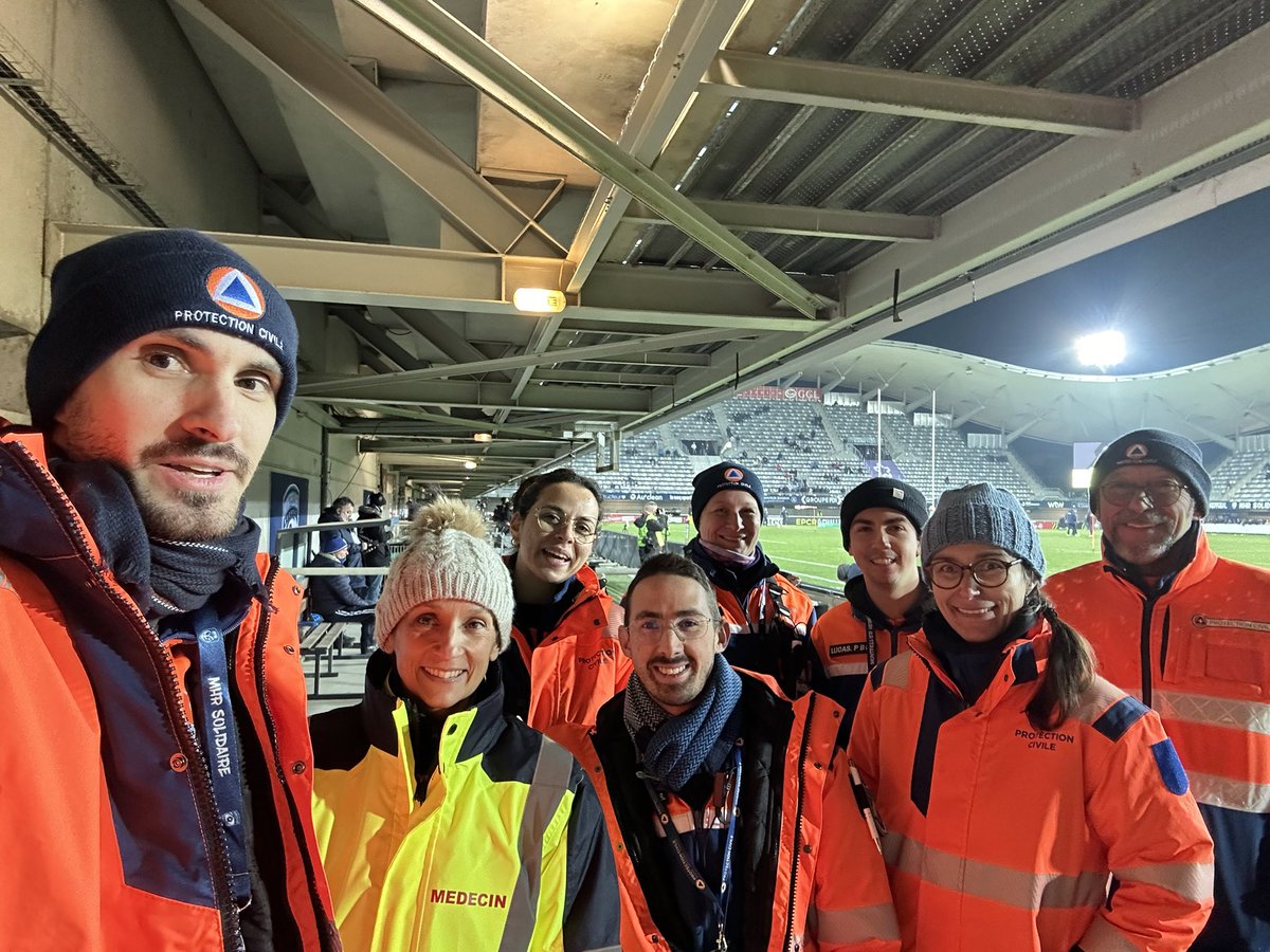 ProtecCivile34's tweet photo. #JourDeMatch - Hier soir, c’était la rencontre #MHR contre les #Lions. Nos secouristes supervisaient l’événement au #GGLStadium 👌
En même temps sue le secteur biterrois, un équipage était de garde pour la population
Merci à nos bénévoles mobilisés hier pour votre sécurité. https://t.co/gbMspd4lFy