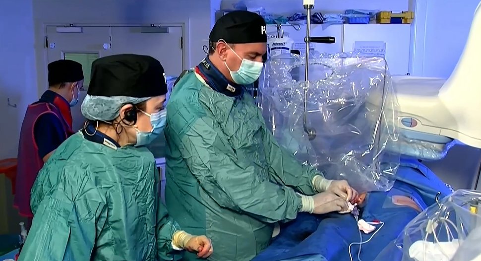PCRonline 🫀 (@pcronline) on Twitter photo #TAVI: From simple to complex, from stenosis to regurgitation
View the replay of this LIVE case, now chapterised by <a href="/MartineGilard/">Martine Gilard</a> to enhance your educational experience: pcronline.com/Cases-resource…
Operators: Simon Redwood & <a href="/drtpatterson/">Tiffany Patterson</a>
Procedural analyst <a href="/CCook_MD/">Chris Cook</a>
Key #TAVI: From simple to complex, from stenosis to regurgitation
View the replay of this LIVE case, now chapterised by <a href="/MartineGilard/">Martine Gilard</a> to enhance your educational experience: pcronline.com/Cases-resource…
Operators: Simon Redwood & <a href="/drtpatterson/">Tiffany Patterson</a>
Procedural analyst <a href="/CCook_MD/">Chris Cook</a>
Key