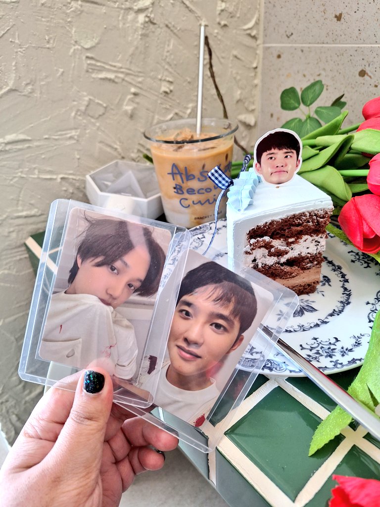 5yulmoirex_'s tweet photo. Its been a while since i meet @vickybobocc, her cake never dissapoint me 😘
#I_Do_With_DO https://t.co/HQCuugiUlD