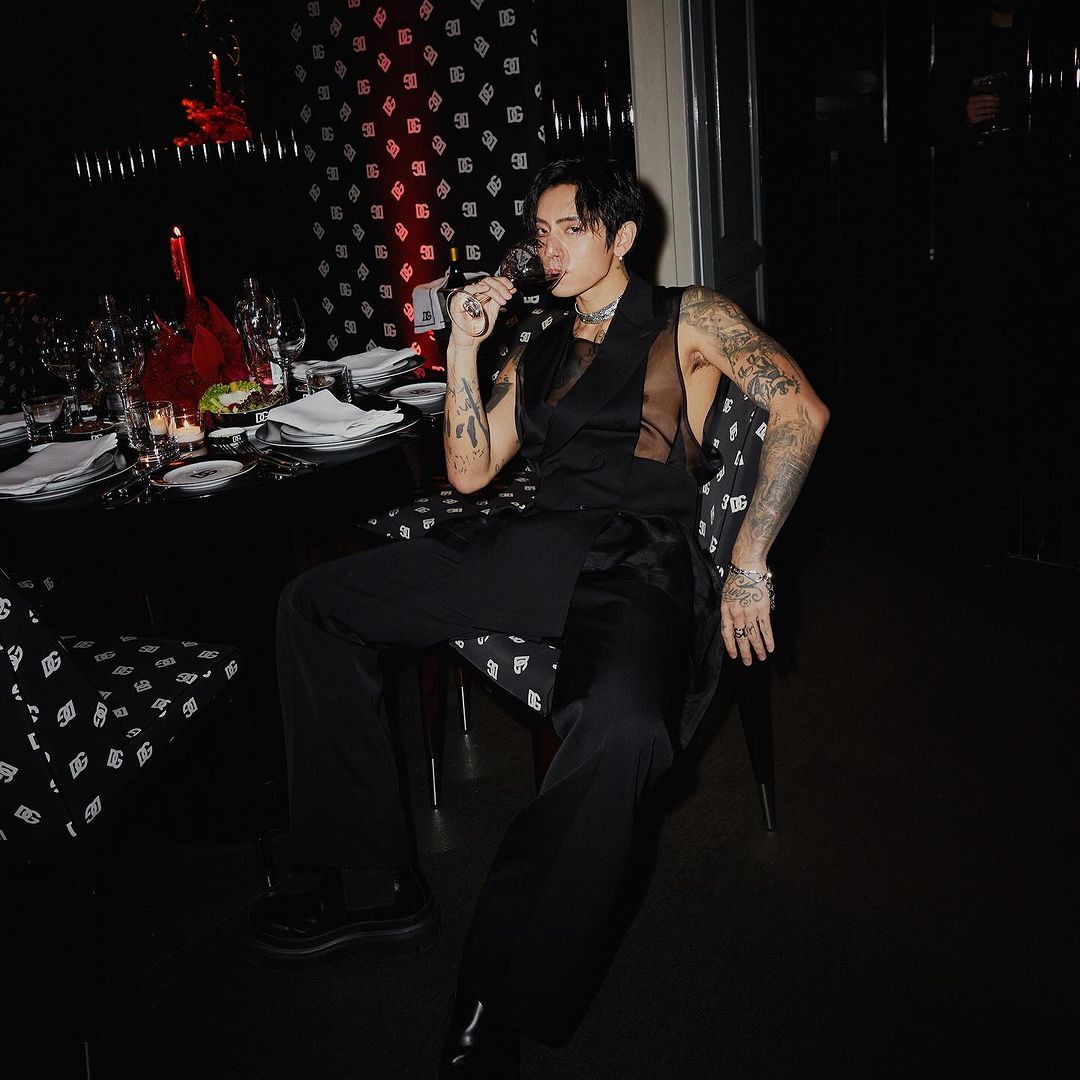 dprtianpics's tweet photo. #DPRIAN at Dolce &amp; Gabbana Party in Milan 🇮🇹 https://t.co/6IZlr3muwR