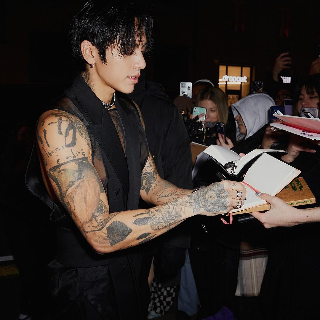 dprtianpics's tweet photo. #DPRIAN at Dolce &amp; Gabbana Party in Milan 🇮🇹 https://t.co/6IZlr3muwR