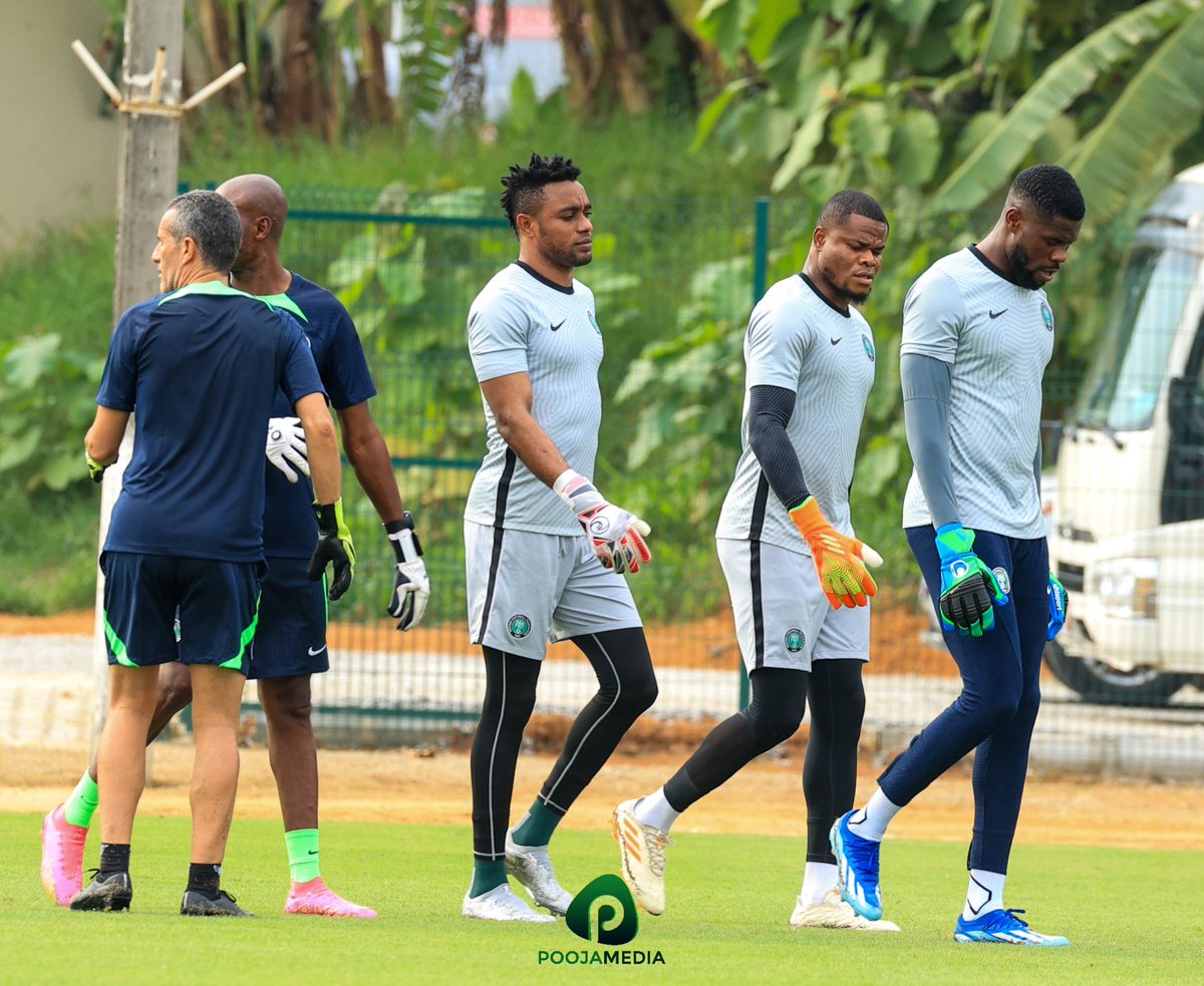 ProudlyHassan's tweet photo. Three Goalkeepers in camp

Who do you think, Peserio shoild start today?

#AFCON2023 #AfconwithHassan https://t.co/hAbNnmijE4