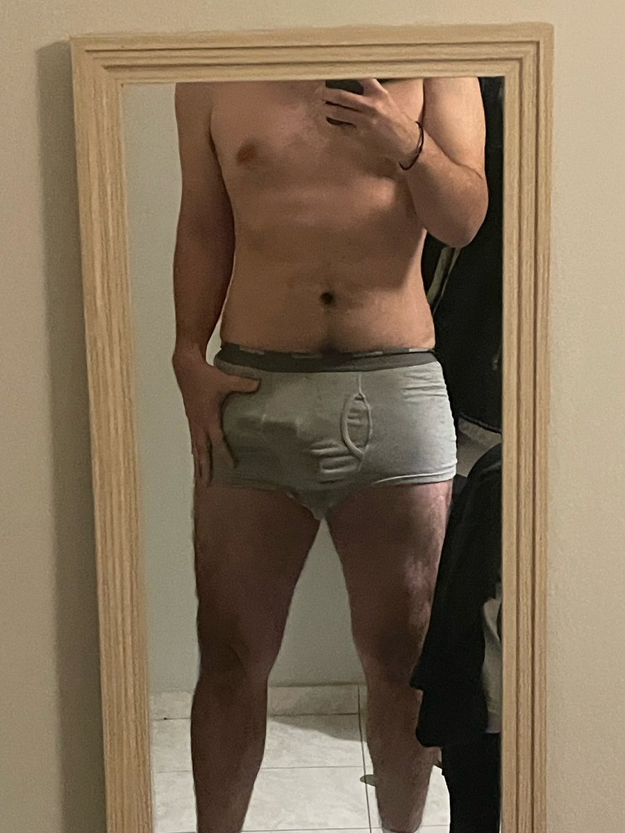 Παρά το κρύο προτιμώ να μεινω έτσι! Δεν ξέρω για σας😜 #greekguy #greekfeet #greekgay #guy #feet #gay #greekbi #greekgayboy #greekcum #greekpoutsa #greekdick #greekman