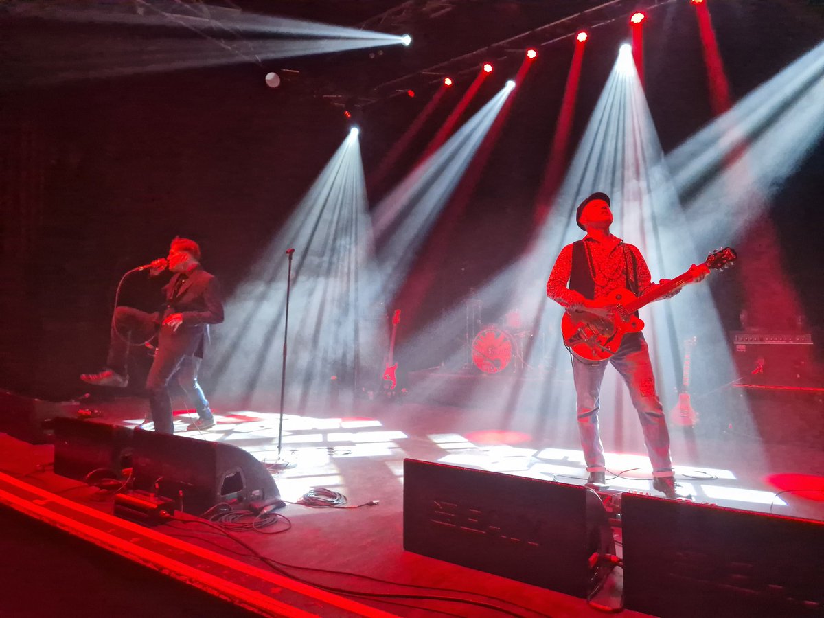 BattyAlison's tweet photo. Fab night last night at Shepherd's Bush Empire.  Makes a change feom the Half Moon! @thesmythsuk @SheStoodThere #livemusic #TheSmyths https://t.co/pYnUB1jJn5