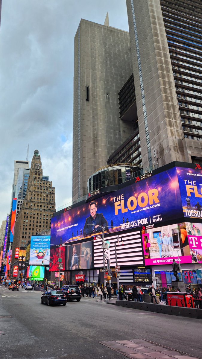 heatheron30a's tweet photo. New York State of Mind! @TimesSquareNYC https://t.co/Wxz165Fbl2