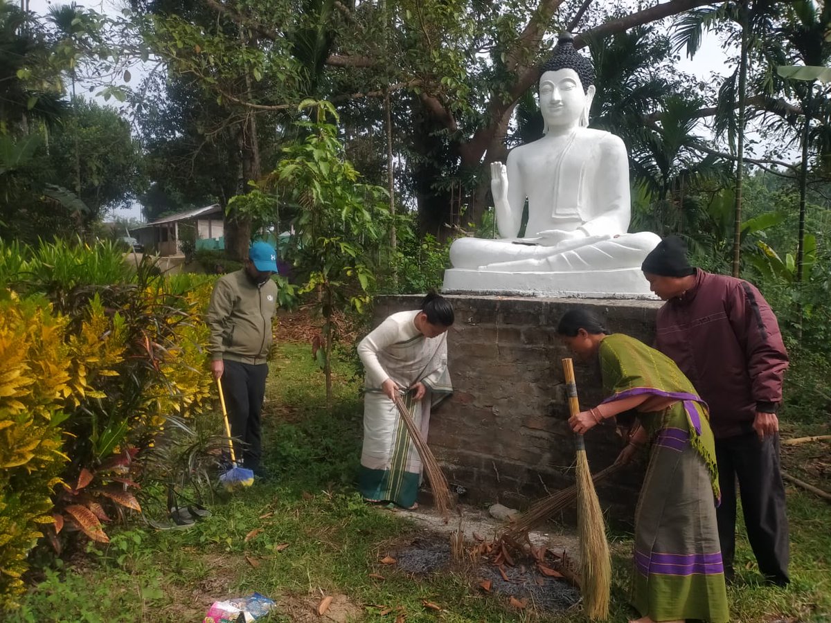 santanachakma59's tweet photo. ১৪ থেকে ২২ শে জানুয়ারী পর্যন্ত সারা দেশের সমস্ত মন্দির এবং তীর্থস্থানগুলি পরিষ্কার পরিচ্ছন্ন করার আহ্বান জানিয়েছিলেন প্রধানমন্ত্রী আদরনীয় শ্রী নরেন্দ্র মোদী জী, এর অঙ্গ হিসেবে আজ পেঁচারথল বিধানসভার অন্তর্গত নবীনছড়া নবজ্যোতি বুদ্ধ বিহারে সাফাই অভিযান করা হয় l
#ModiKiGuarantee https://t.co/uMQ4ttTslz