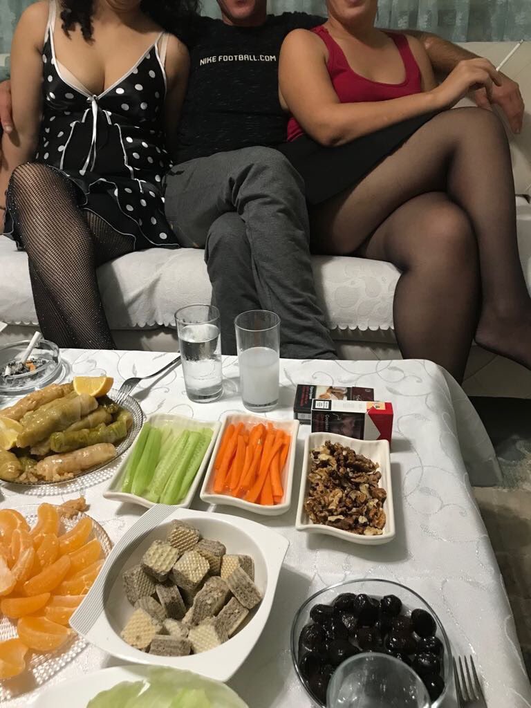 Gün Erugar on X: türk swinger sofralarının bol yemekli olması ve swinger  öncesi eğlencenin göbek atmak olması tamamen düğün ve gerdek kültüründen  dolayı olduğunu düşünmekteyim ✍️ t.coN0tDRGZ0sp  X