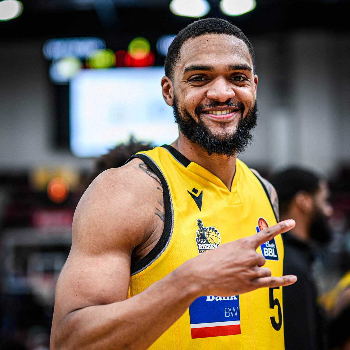 MHP_RIESEN's tweet photo. 🅵🆈🅸: @j5robe is back in action. 18:09 Minuten, 12 Punkte (66,7 FG%), 4 Rebounds, 3 Assists und 2 Steals beim Comeback gegen Crailsheim. 

📸: Sascha #Walther | #ihrundwir | #allesfürgelb https://t.co/ns68XOWBCI