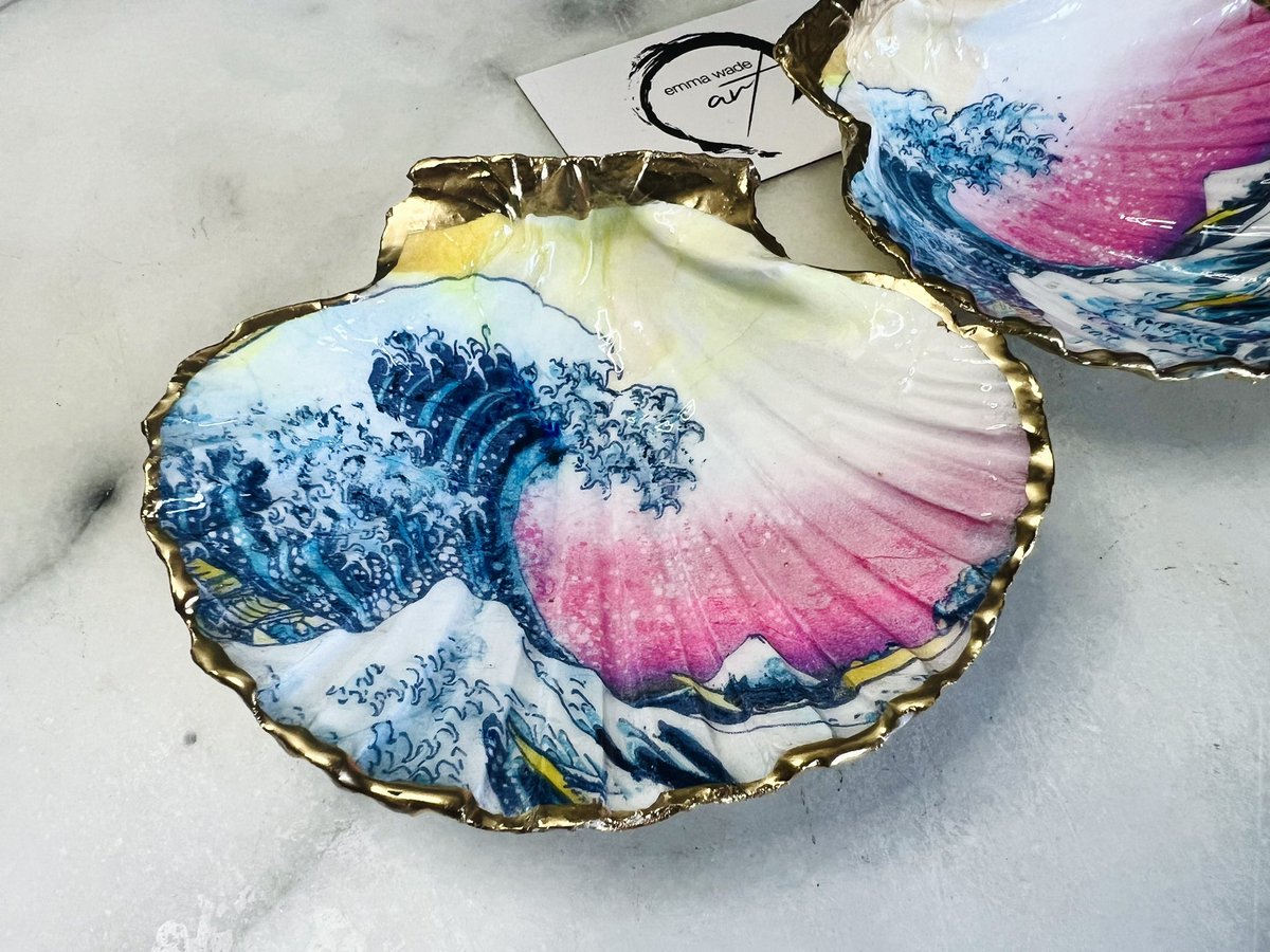 Happy January 2024 :) I have lots of new unique products that are all handmade and sustainable. All my shells are sustainably sourced from the Dorset and East Shorelines. Thanks Emma x emmawadeart.etsy.com #ArtGiftsDay #giftidea #handmadegift #giftforher #UKGiftAM