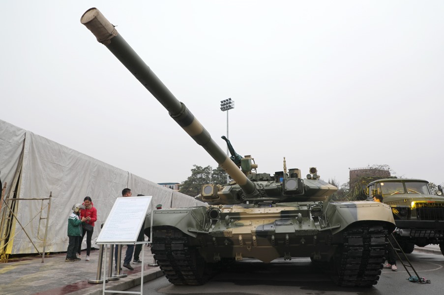 The T-90S/SK is currently the most modern tank in service in the Vietnamese Armored Corps #quansu #xetang #vukhihiendai