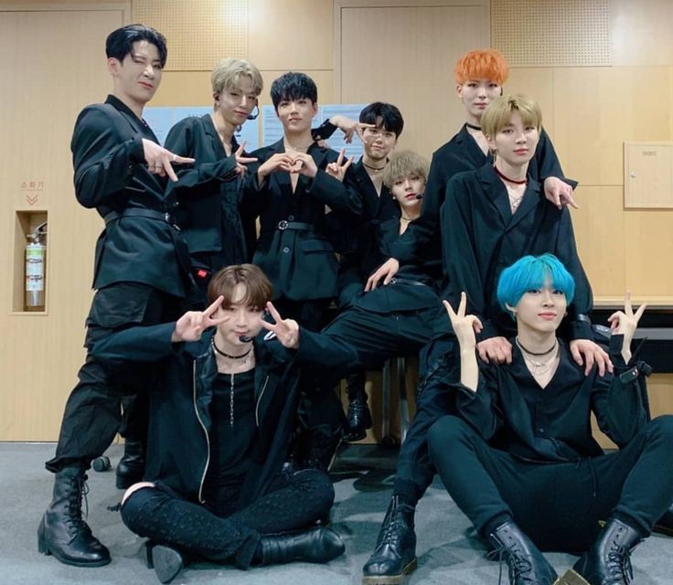 hope_sian7's tweet photo. I’m an ordinary person who doesn’t know how to help you, if you were in another company, you would be on stage right now @Noir__official
#느와르 #noir https://t.co/Is7JBnBZzA