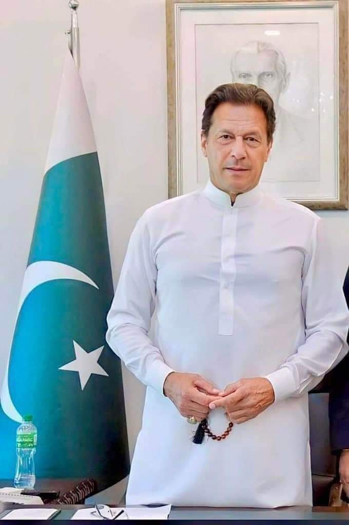 Aashi5_'s tweet photo. انصافینز اس تصویر پر  ایک ہزار لاٸک اور ری پوسٹ کا ٹارگٹ ہے 
کمنٹ میں ڈن لکھیں فالو بیک لیں

#عوام_کا_لاڈلا_عمران https://t.co/GarprOOAfG