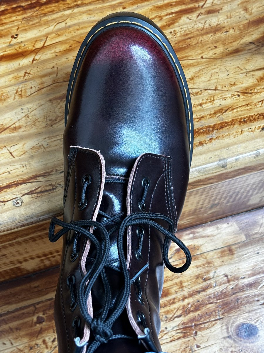 MisterJacques's tweet image. ‘@BarneySimon BrandNew @drmartens on a Beautiful Sunday. #LacePatternsMatter #KeepItTight
